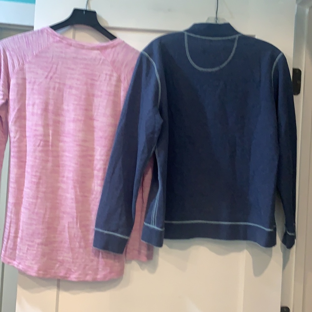 2 Sweatshirts M/L - Picture 2 of 2